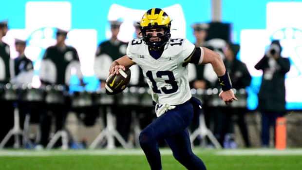 Jack Tuttle during No. 2 Michigan's 49-0 win over Michigan State on Oct. 21, 2023.